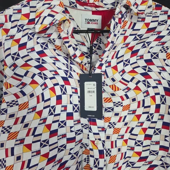 NWT Tommy Jeans Shirt Mens Small White Archive Flag Print  Skate Fit Skateboard - Picture 3 of 7